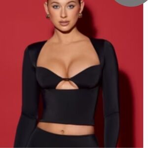Oh Polly Black Long-Sleeve Cutout Crop Top